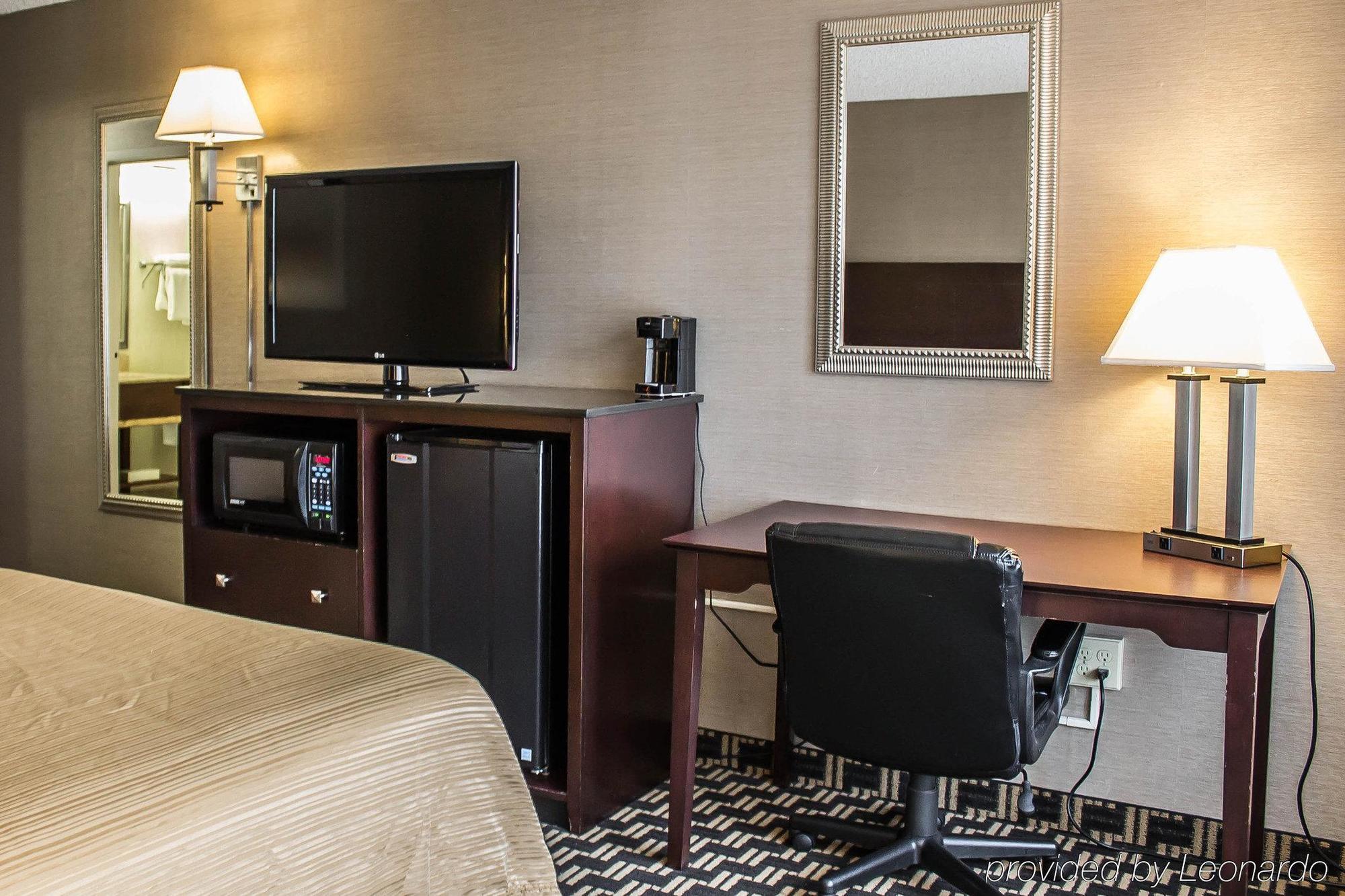 Quality Inn & Conference Center Akron Eksteriør bilde