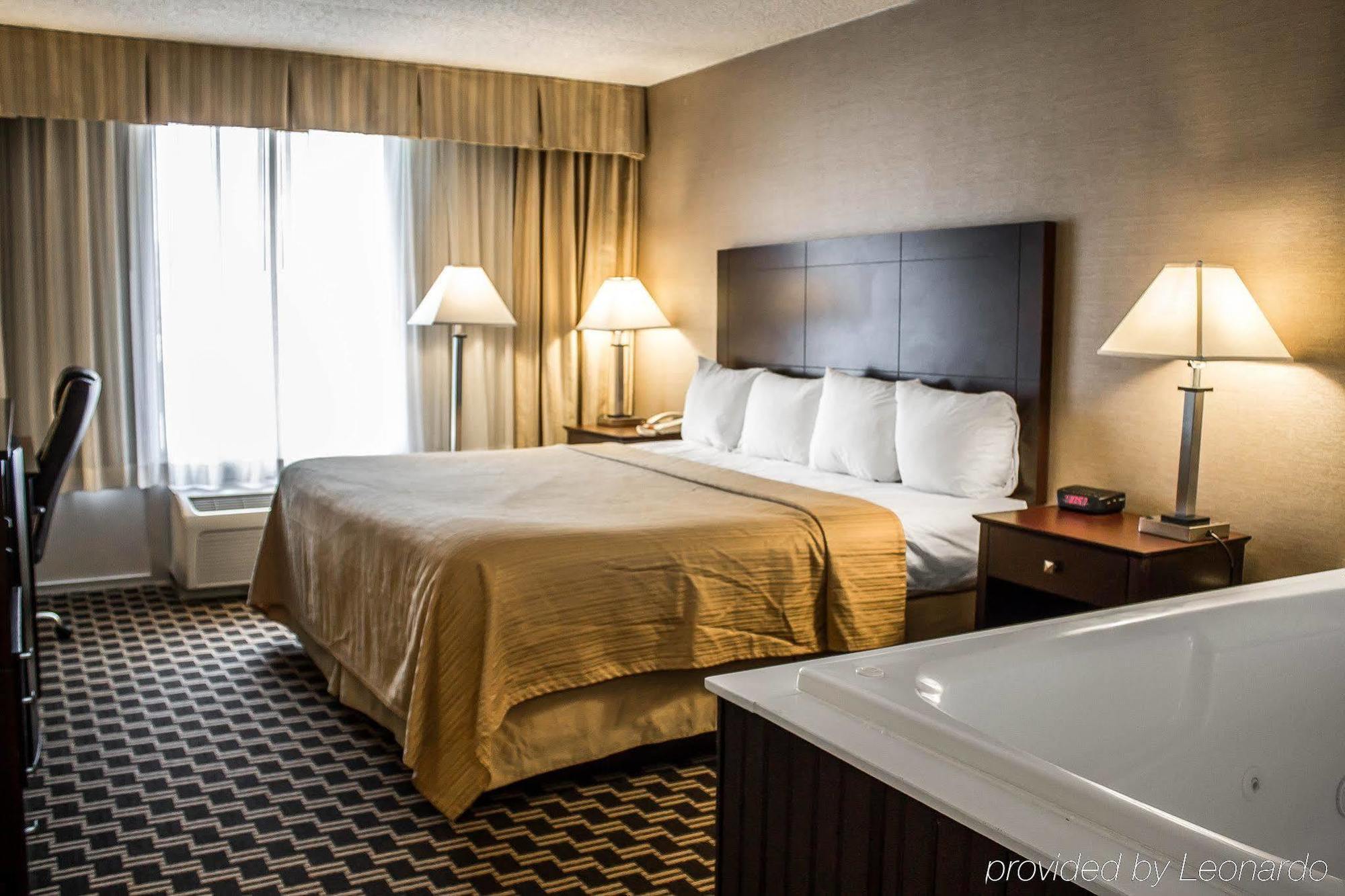Quality Inn & Conference Center Akron Eksteriør bilde